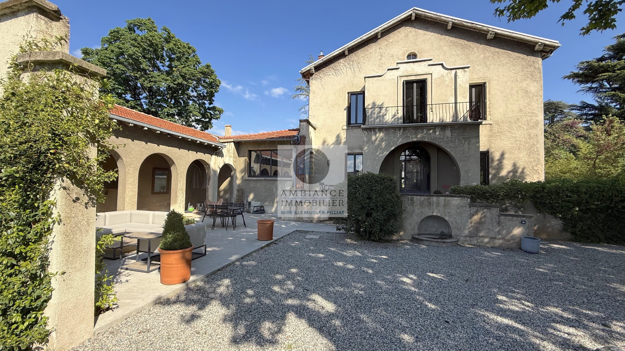 Maison 11 pièces 343 m² · à Valence · 343 m² · 995 000 €